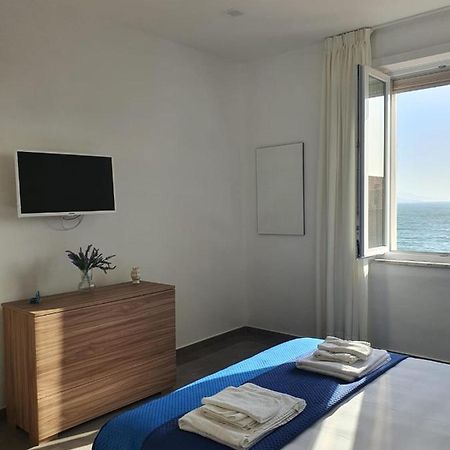 Deviveschi Guest House Castellammare di Stabia Eksteriør billede